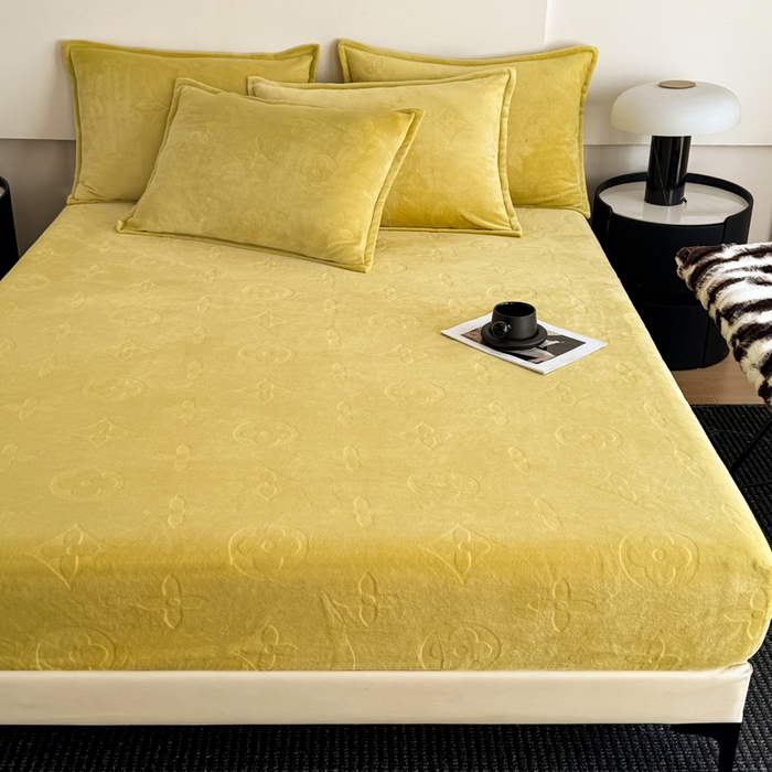 91家纺网 家纺一手货源 找家纺 三悦四季 2025新款200克加厚牛奶绒剪花四件套跨境直播爆款 抹茶绿