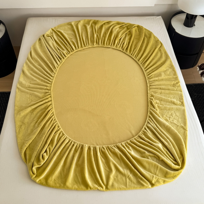 91家纺网 家纺一手货源 找家纺 三悦四季 2025新款200克加厚牛奶绒剪花四件套跨境直播爆款 抹茶绿