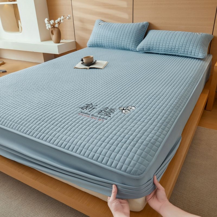 91家纺网 家纺一手货源 找家纺 （总）小禹仔家纺 2025新款刺绣床笠新疆棉花填充-夹棉床笠