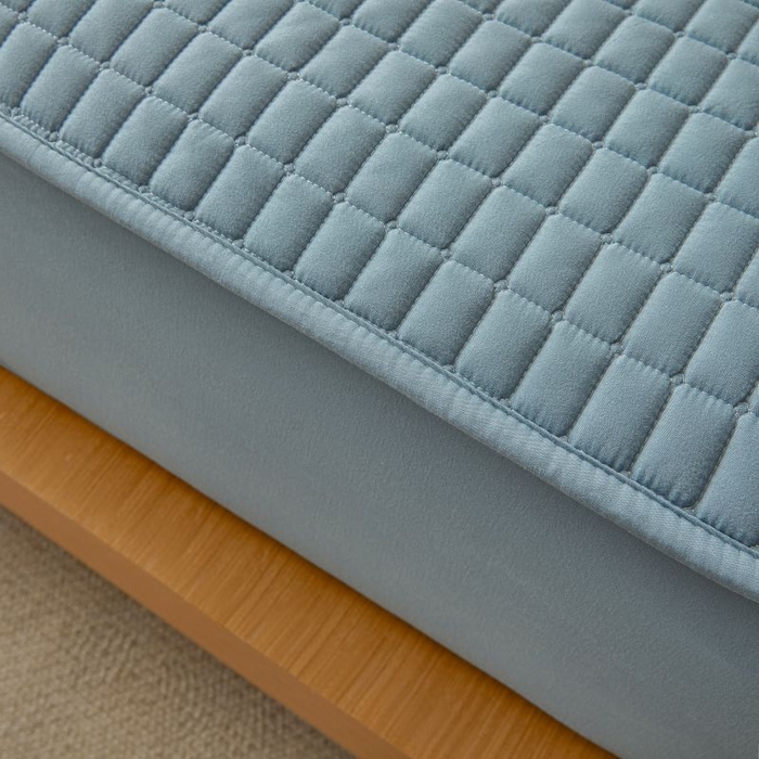 91家纺网 家纺一手货源 找家纺 小禹仔家纺 2025新款刺绣床笠新疆棉花填充-夹棉床笠 海洋蓝