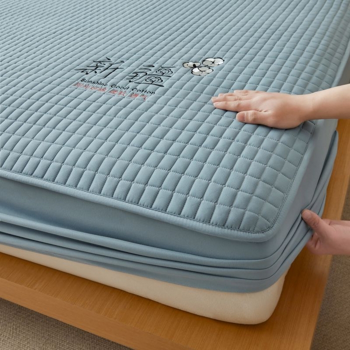 91家纺网 家纺一手货源 找家纺 小禹仔家纺 2025新款刺绣床笠新疆棉花填充-夹棉床笠 海洋蓝