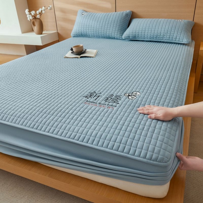 91家纺网 家纺一手货源 找家纺 小禹仔家纺 2025新款刺绣床笠新疆棉花填充-夹棉床笠 海洋蓝