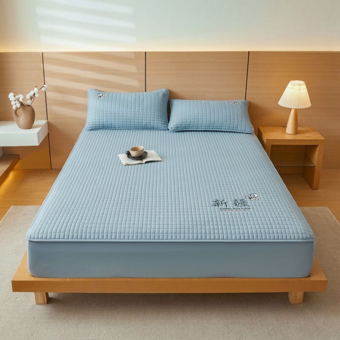 91家纺网 家纺一手货源 找家纺 小禹仔家纺 2025新款刺绣床笠新疆棉花填充-夹棉床笠 海洋蓝