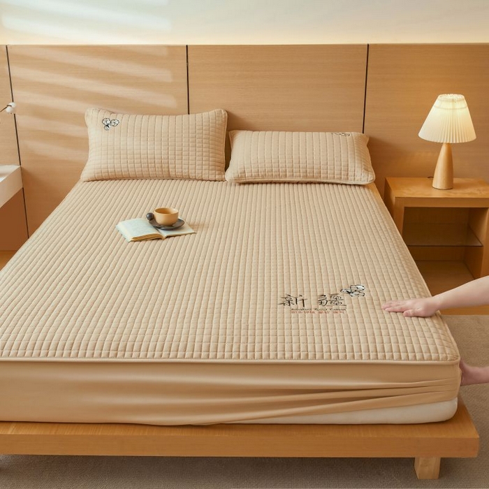 91家纺网 家纺一手货源 找家纺 小禹仔家纺 2025新款刺绣床笠新疆棉花填充-夹棉床笠 奶油咖