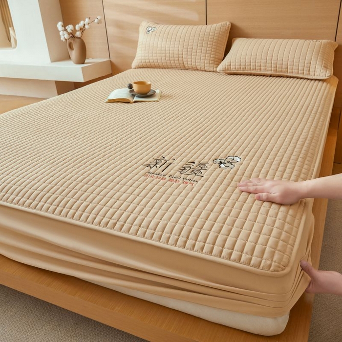 91家纺网 家纺一手货源 找家纺 小禹仔家纺 2025新款刺绣床笠新疆棉花填充-夹棉床笠 奶油咖