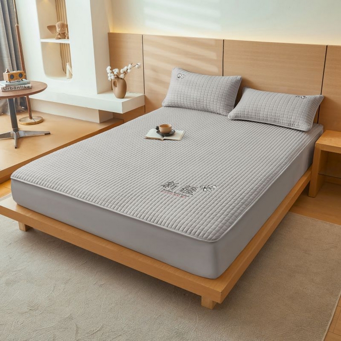 91家纺网 家纺一手货源 找家纺 小禹仔家纺 2025新款刺绣床笠新疆棉花填充-夹棉床笠 星辰灰