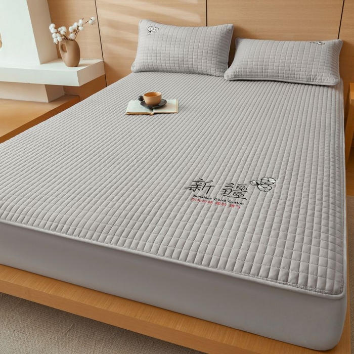 91家纺网 家纺一手货源 找家纺 小禹仔家纺 2025新款刺绣床笠新疆棉花填充-夹棉床笠 星辰灰