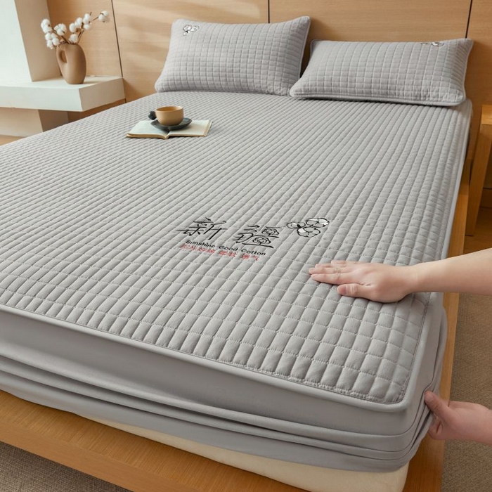 91家纺网 家纺一手货源 找家纺 小禹仔家纺 2025新款刺绣床笠新疆棉花填充-夹棉床笠 星辰灰