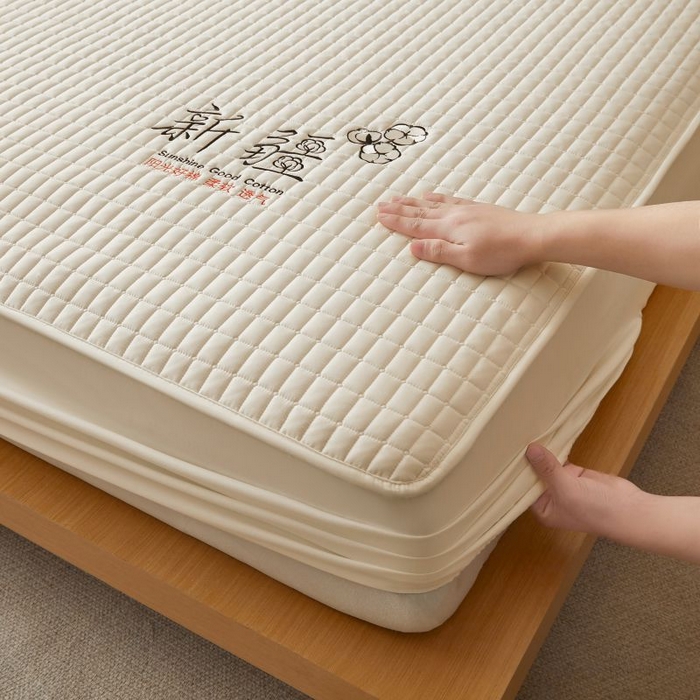 91家纺网 家纺一手货源 找家纺 小禹仔家纺 2025新款刺绣床笠新疆棉花填充-夹棉床笠 云朵白