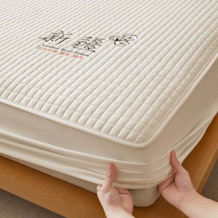 91家纺网 家纺一手货源 找家纺 小禹仔家纺 2025新款刺绣床笠新疆棉花填充-夹棉床笠 云朵白