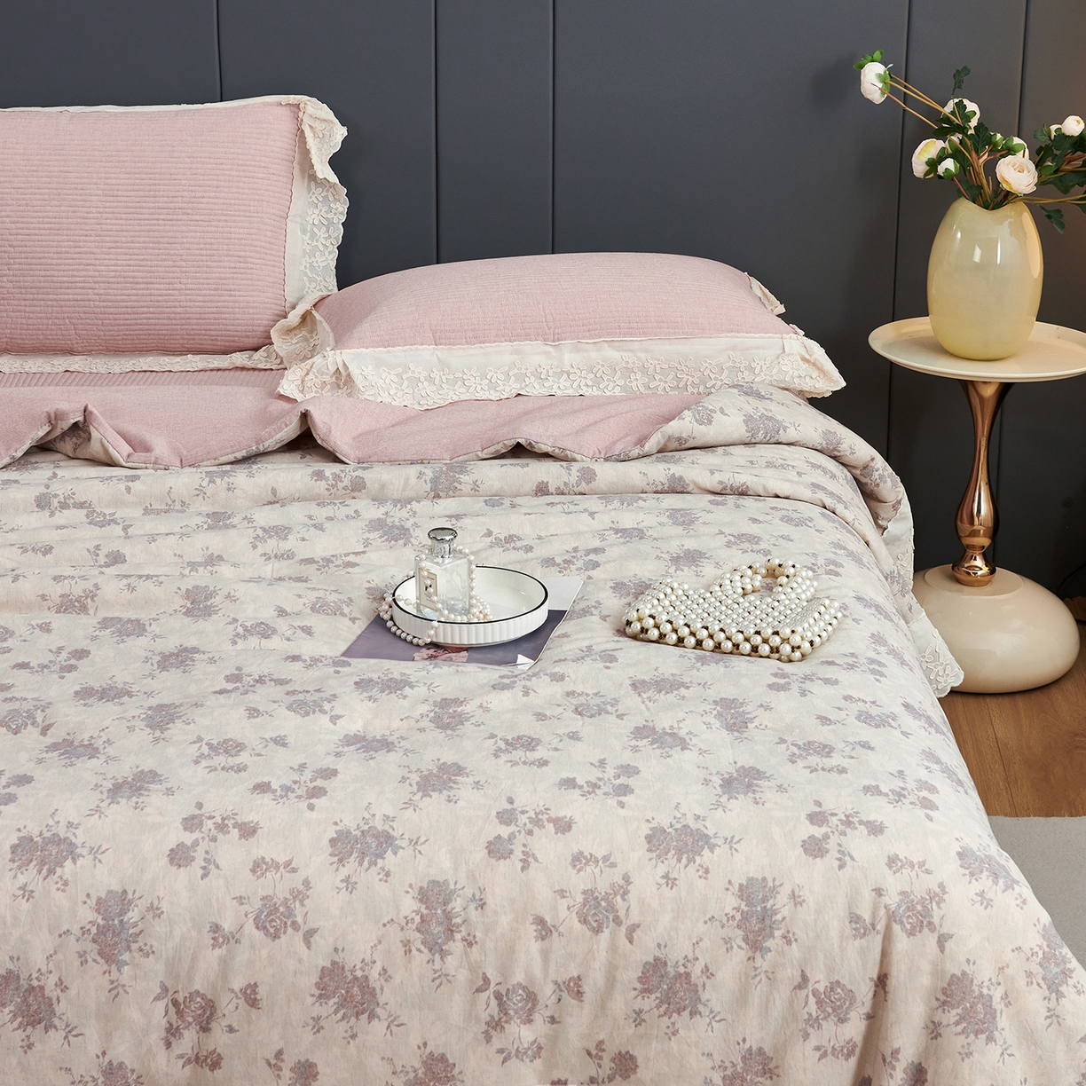 91家纺网 家纺一手货源 找家纺 优希家纺 2025新款暮悠棉麻多功能春秋被四件套 花漾粉