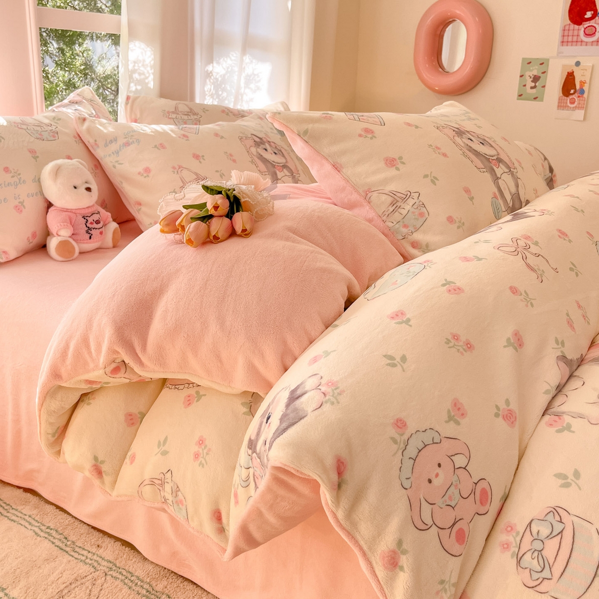 91家纺网 家纺一手货源 找家纺 慕澄2025新款小版印花床裙款乳胶凉席凉感丝夏被四件套 音乐会