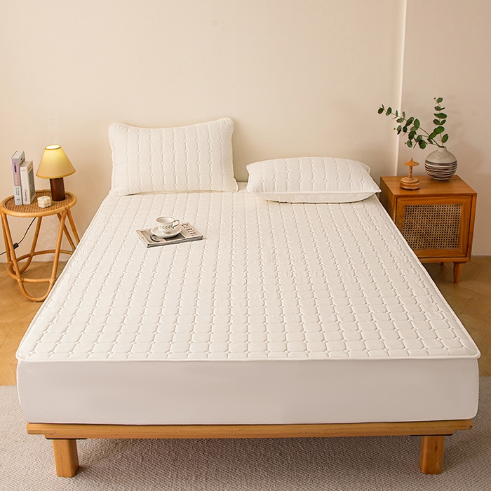 91家纺网 家纺一手货源 找家纺 小禹仔家纺 2025新款亲肤面包格夹棉床笠 白色