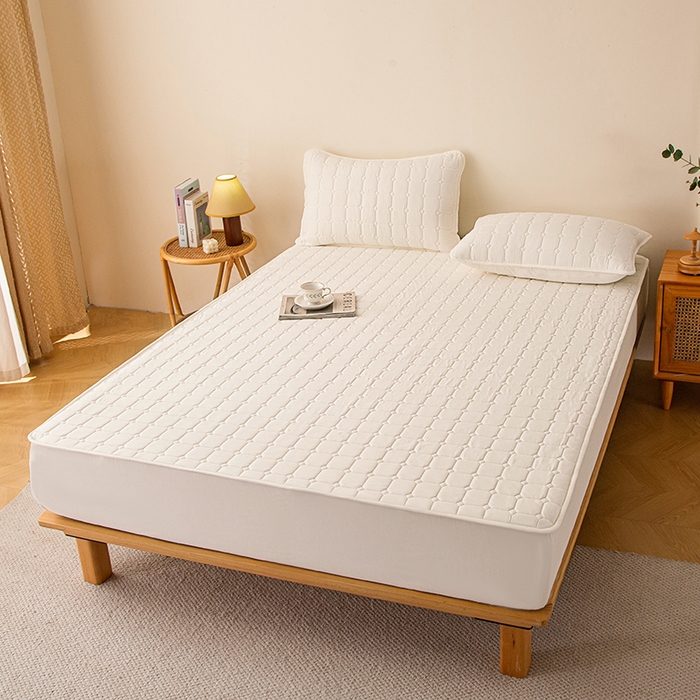 91家纺网 家纺一手货源 找家纺 小禹仔家纺 2025新款亲肤面包格夹棉床笠 白色