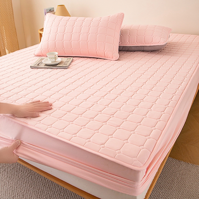 91家纺网 家纺一手货源 找家纺 小禹仔家纺 2025新款亲肤面包格夹棉床笠 粉色