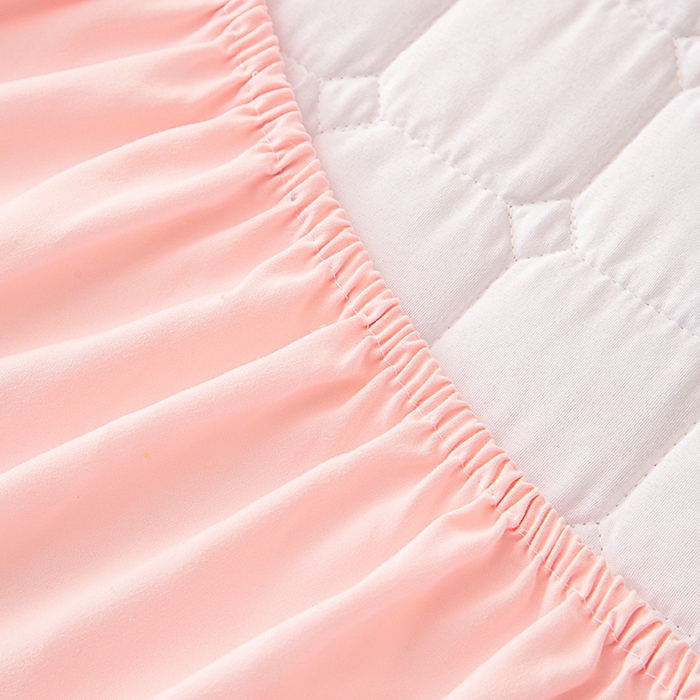 91家纺网 家纺一手货源 找家纺 小禹仔家纺 2025新款亲肤面包格夹棉床笠 粉色