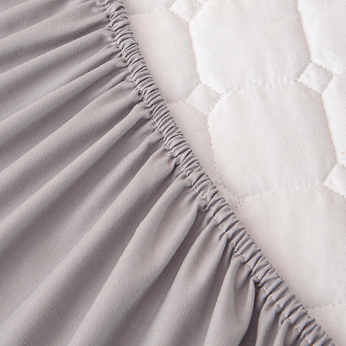 91家纺网 家纺一手货源 找家纺 小禹仔家纺 2025新款亲肤面包格夹棉床笠 灰色