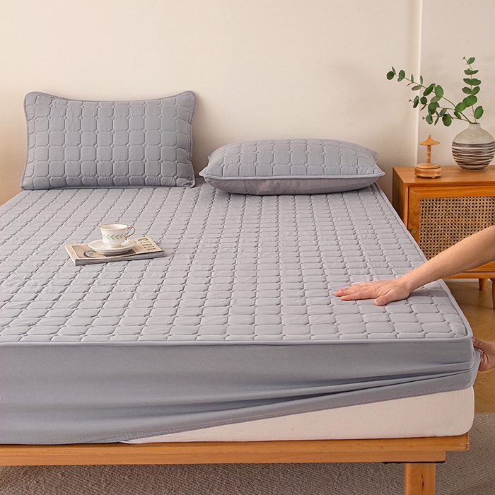 91家纺网 家纺一手货源 找家纺 小禹仔家纺 2025新款亲肤面包格夹棉床笠 灰色