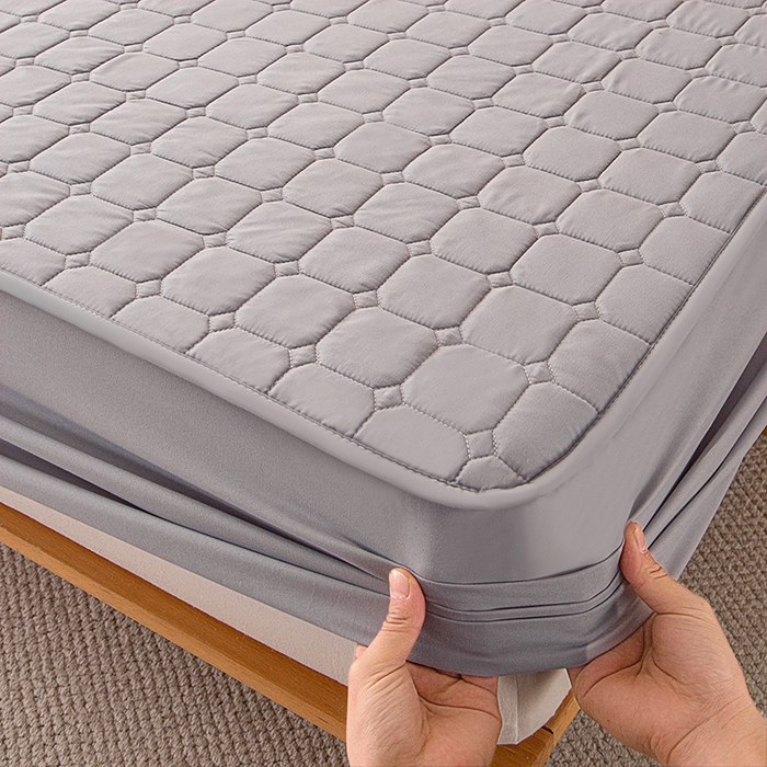 91家纺网 家纺一手货源 找家纺 小禹仔家纺 2025新款亲肤面包格夹棉床笠 灰色