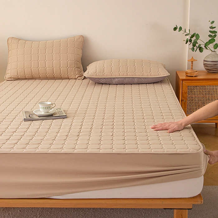 91家纺网 家纺一手货源 找家纺 小禹仔家纺 2025新款亲肤面包格夹棉床笠 卡其