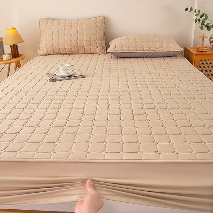 91家纺网 家纺一手货源 找家纺 小禹仔家纺 2025新款亲肤面包格夹棉床笠 卡其