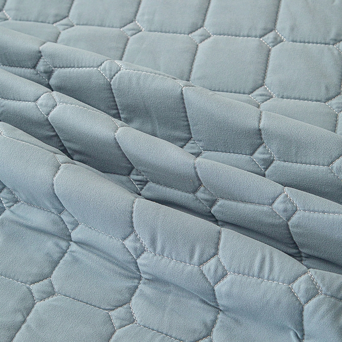 91家纺网 家纺一手货源 找家纺 小禹仔家纺 2025新款亲肤面包格夹棉床笠 蓝色