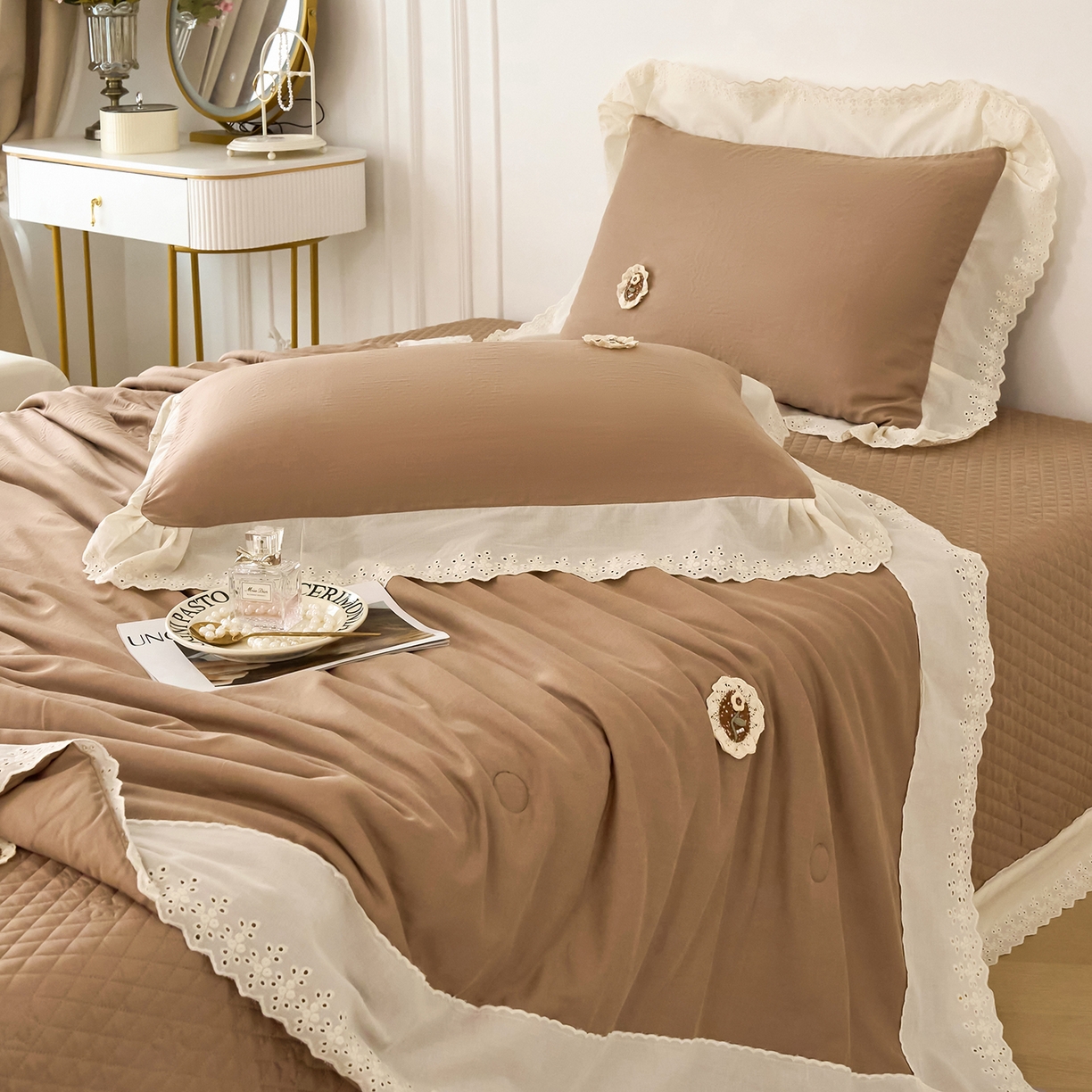 91家纺网 家纺一手货源 找家纺 优希家纺 2025新款竹氧棉多功能春秋被四件套 咖色