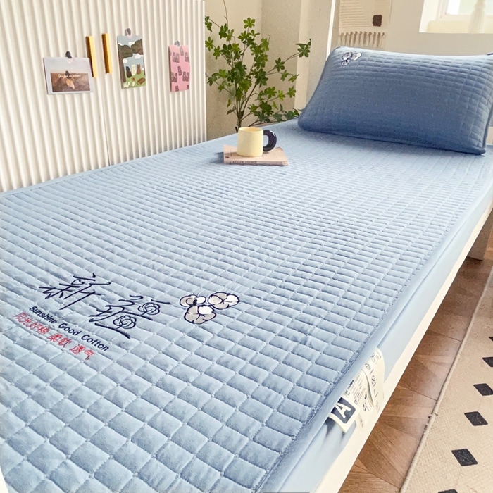 91家纺网 家纺一手货源 找家纺 （总）小禹仔家纺 2025新款刺绣床笠-学生图