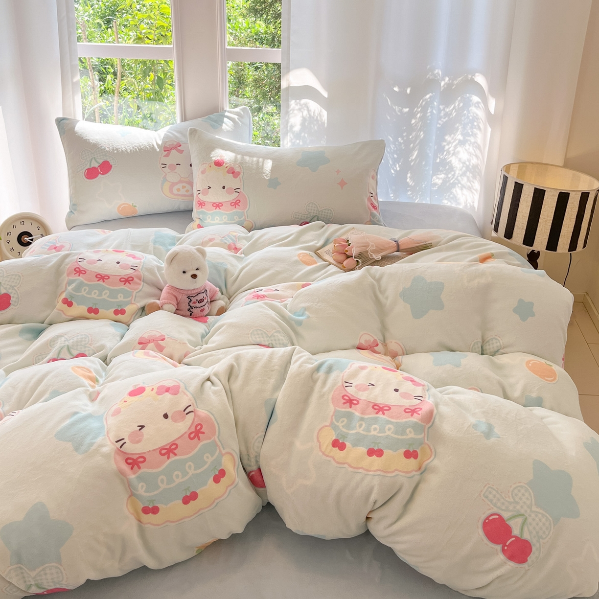 91家纺网 家纺一手货源 找家纺 慕澄家纺 2025新款小清新牛奶绒印花四件套 蛋糕猫咪