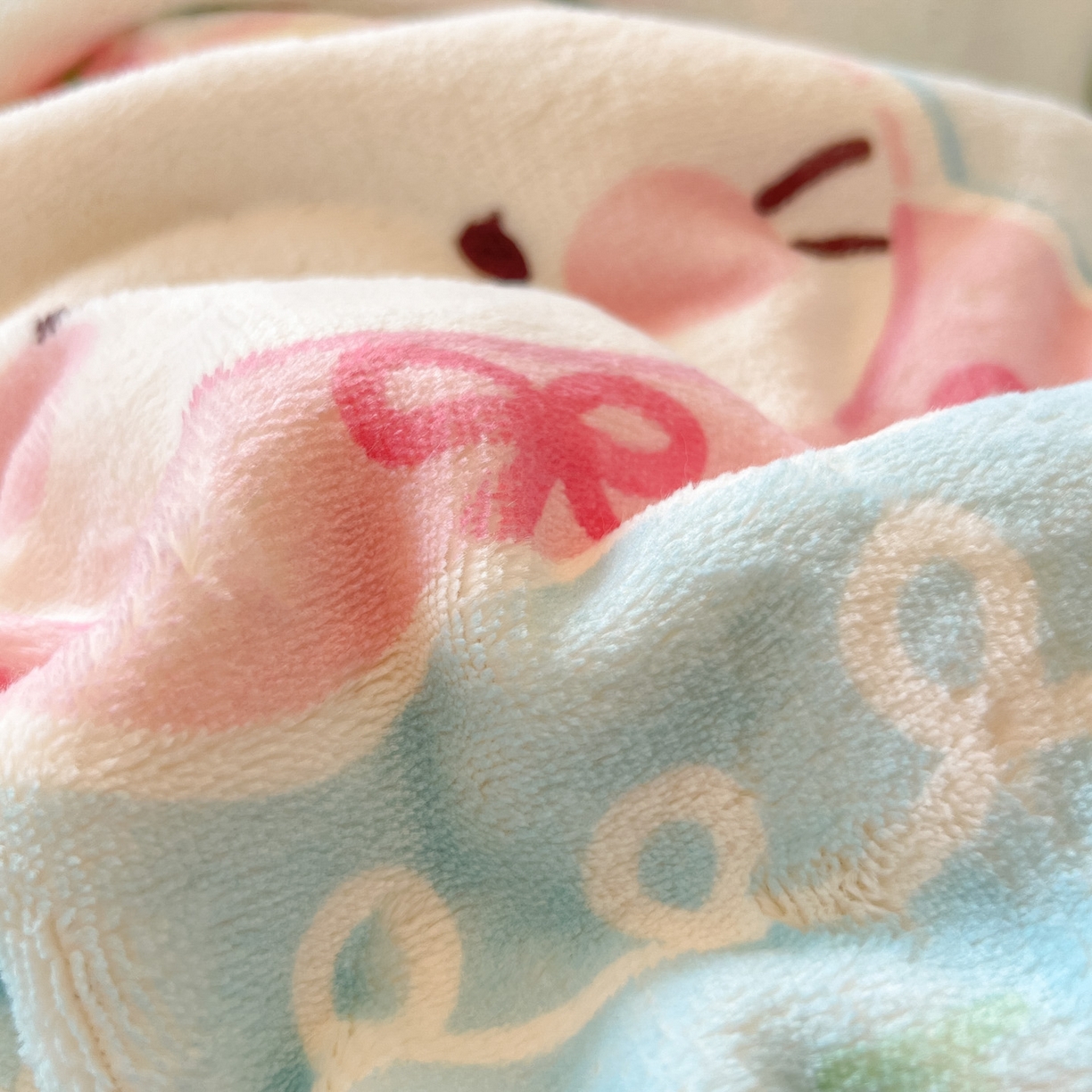 91家纺网 家纺一手货源 找家纺 慕澄家纺 2025新款小清新牛奶绒印花四件套 蛋糕猫咪