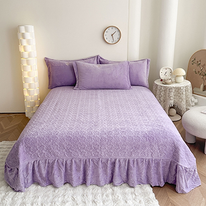 91家纺网 家纺一手货源 找家纺 （总）美伦美焕 2025新款高克重牛奶绒花朵贴布绣床盖款四件套