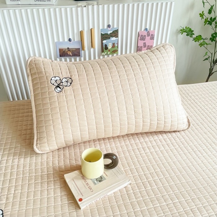 91家纺网 家纺一手货源 找家纺 小禹仔家纺 2025新款刺绣床笠-学生图 奶油咖