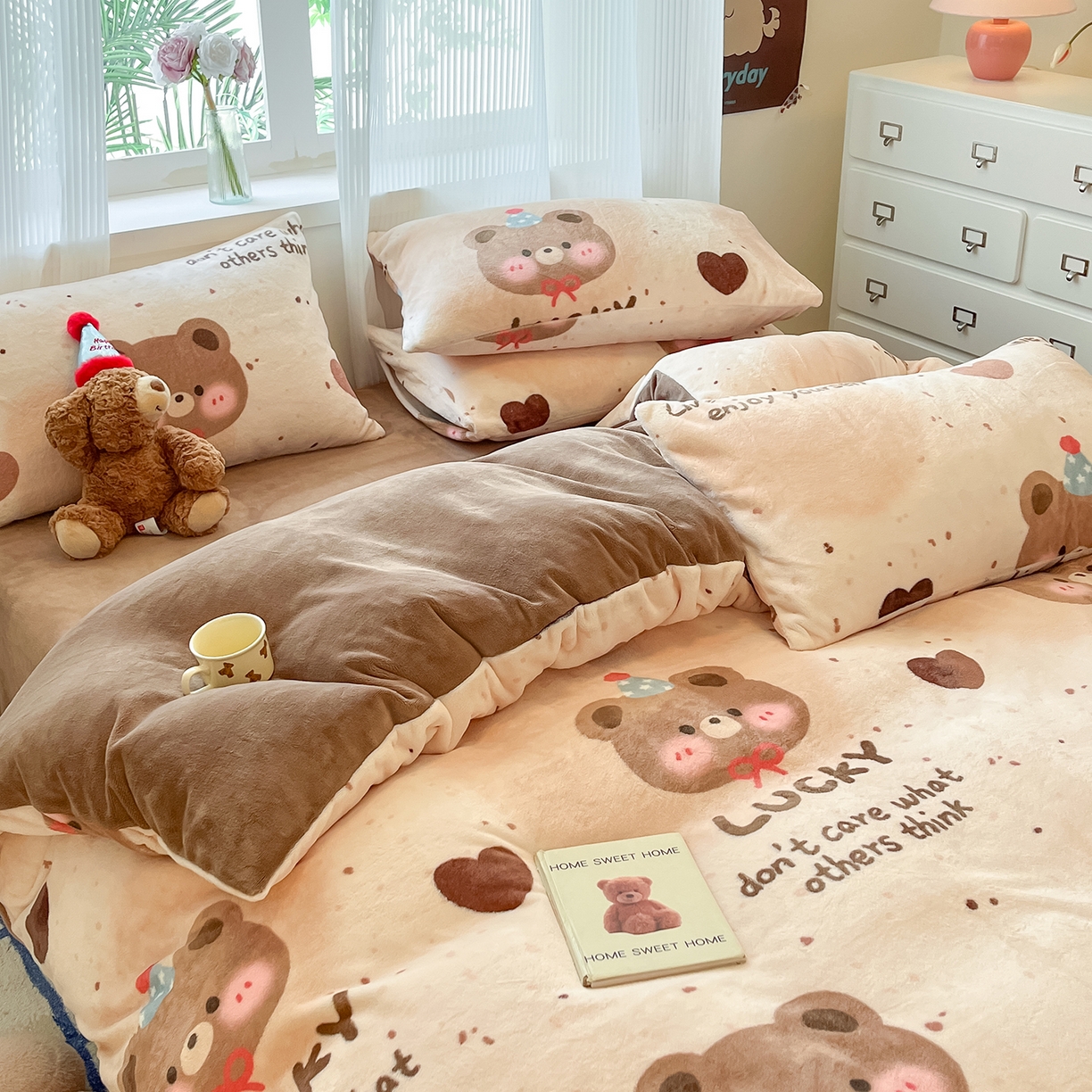 91家纺网 家纺一手货源 找家纺 慕澄家纺 2025新款小清新牛奶绒印花四件套 点点熊仔