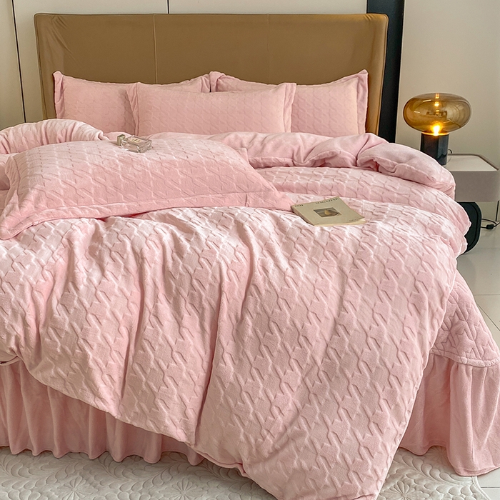 美伦美焕 2025新款立体雕花绒床盖款四件套 粉玉