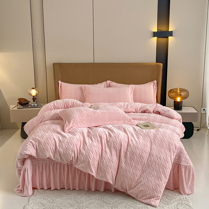 91家纺网 家纺一手货源 找家纺 美伦美焕 2025新款立体雕花绒床盖款四件套 粉玉