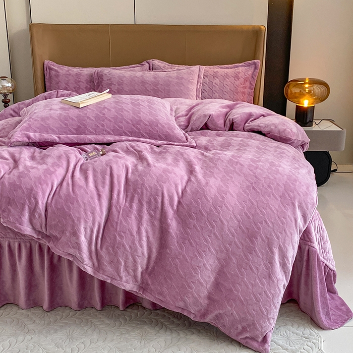 91家纺网 家纺一手货源 找家纺 （总）美伦美焕 2025新款立体雕花绒床盖款四件套