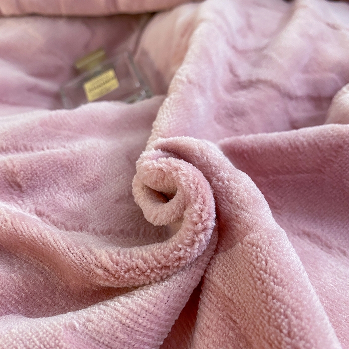 91家纺网 家纺一手货源 找家纺 美伦美焕 2025新款立体雕花绒床盖款四件套 豆沙