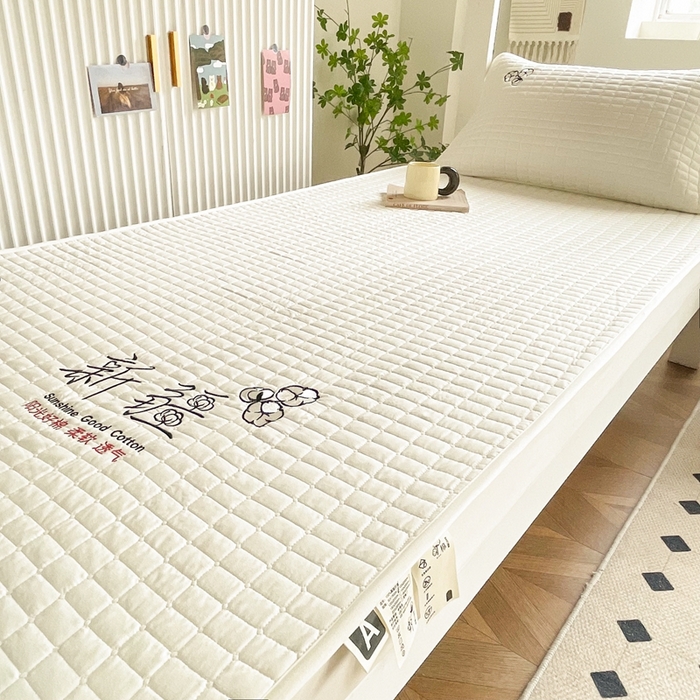 91家纺网 家纺一手货源 找家纺 小禹仔家纺 2025新款刺绣床笠-学生图 云朵白