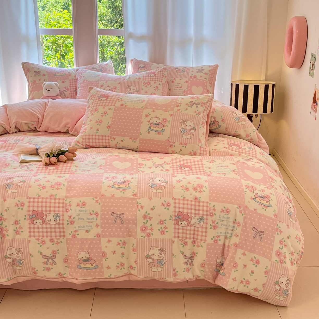 91家纺网 家纺一手货源 找家纺 慕澄家纺 2025新款小清新牛奶绒印花四件套 格子小猫