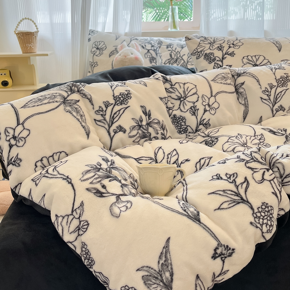 91家纺网 家纺一手货源 找家纺 慕澄家纺 2025新款小清新牛奶绒印花四件套 黑白配