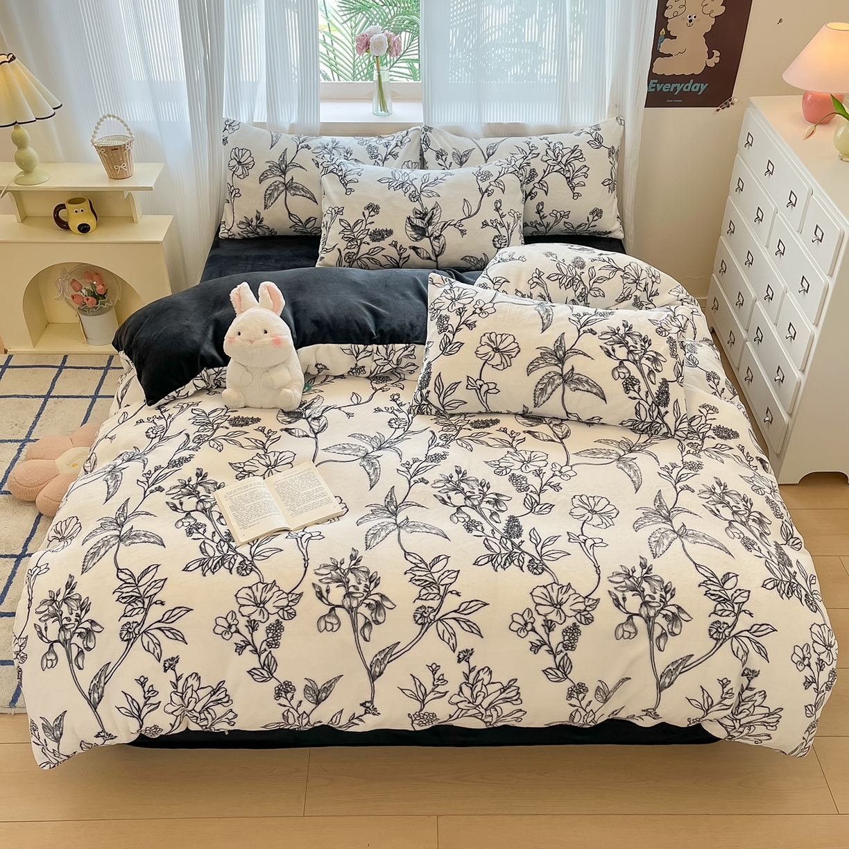 91家纺网 家纺一手货源 找家纺 慕澄家纺 2025新款小清新牛奶绒印花四件套 黑白配