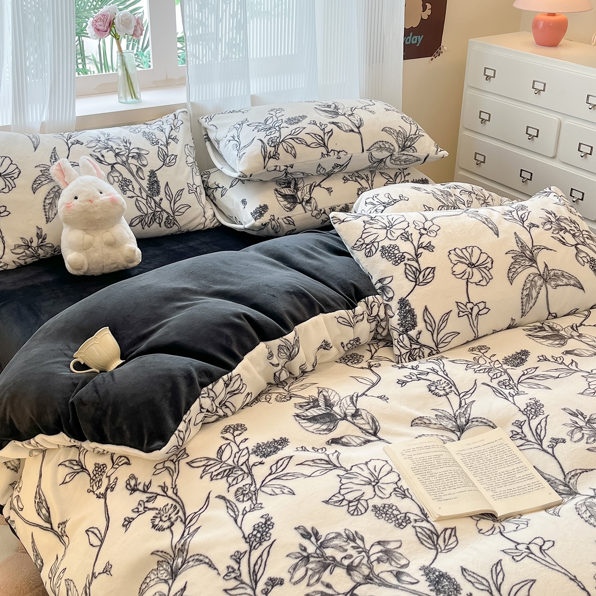 91家纺网 家纺一手货源 找家纺 慕澄家纺 2025新款小清新牛奶绒印花四件套 黑白配