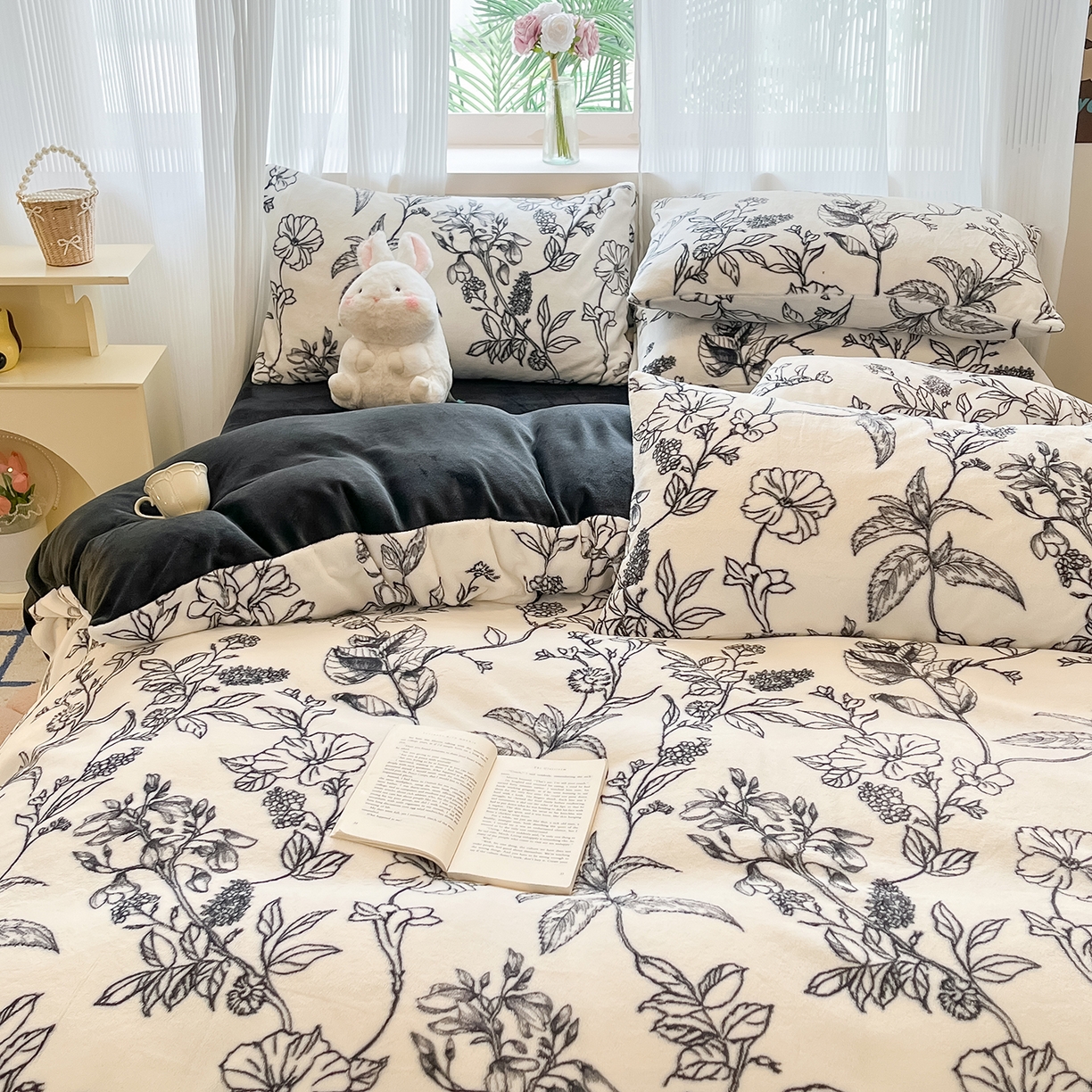 91家纺网 家纺一手货源 找家纺 慕澄家纺 2025新款小清新牛奶绒印花四件套 黑白配