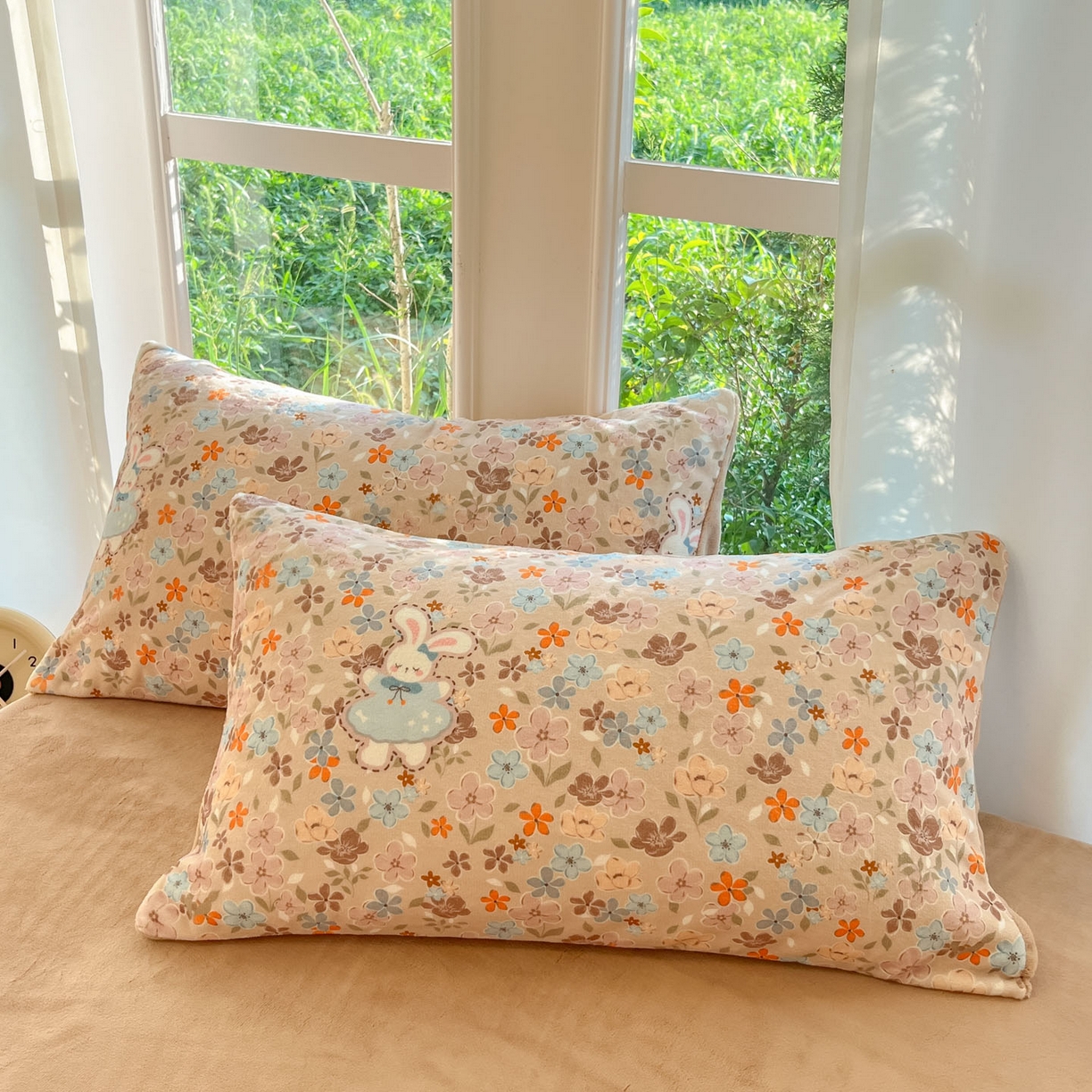 91家纺网 家纺一手货源 找家纺 慕澄家纺 2025新款小清新牛奶绒印花四件套 咖系小女孩