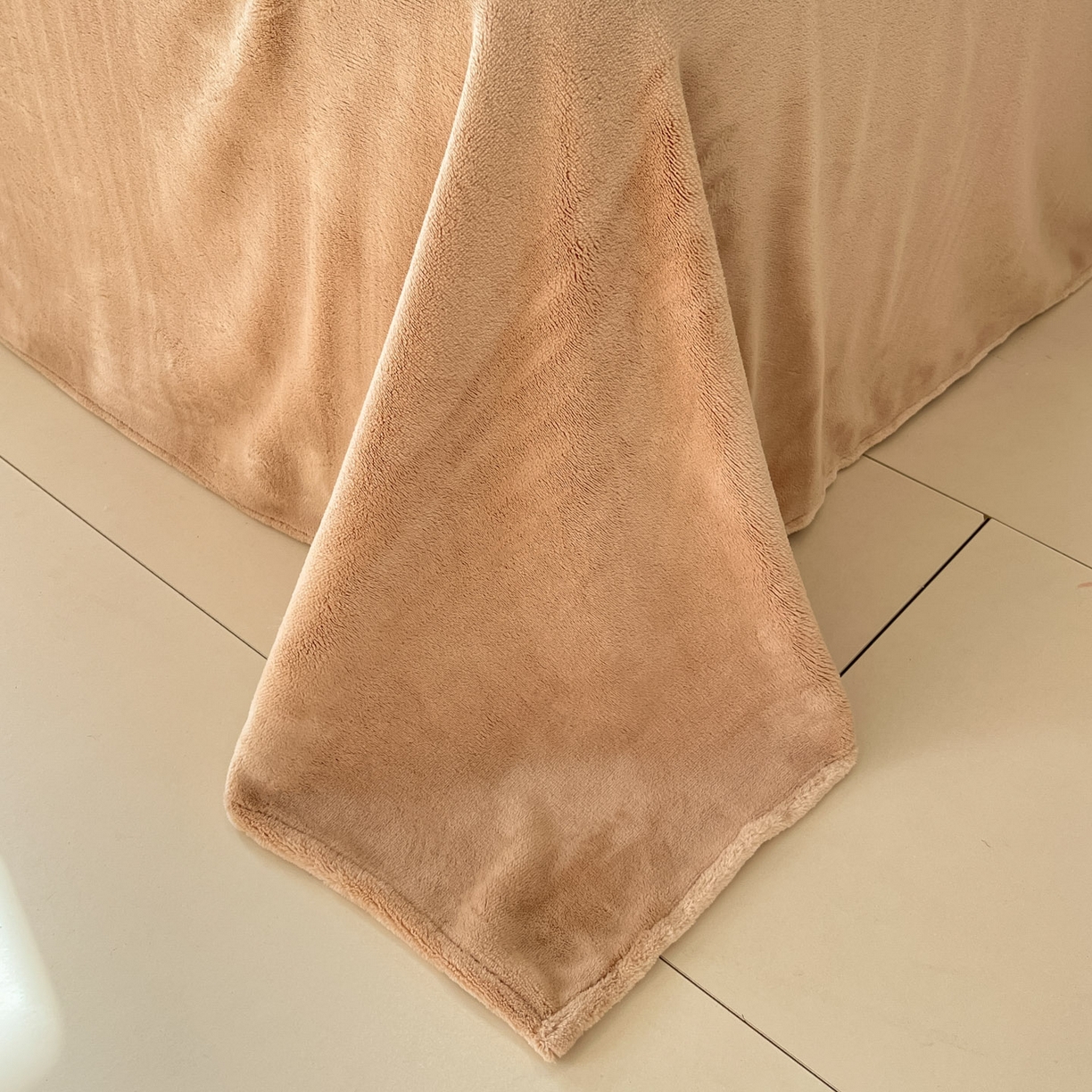 91家纺网 家纺一手货源 找家纺 慕澄家纺 2025新款小清新牛奶绒印花四件套 咖系小女孩