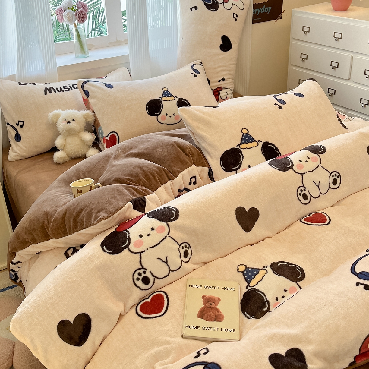 91家纺网 家纺一手货源 找家纺 慕澄家纺 2025新款小清新牛奶绒印花四件套 酷酷狗