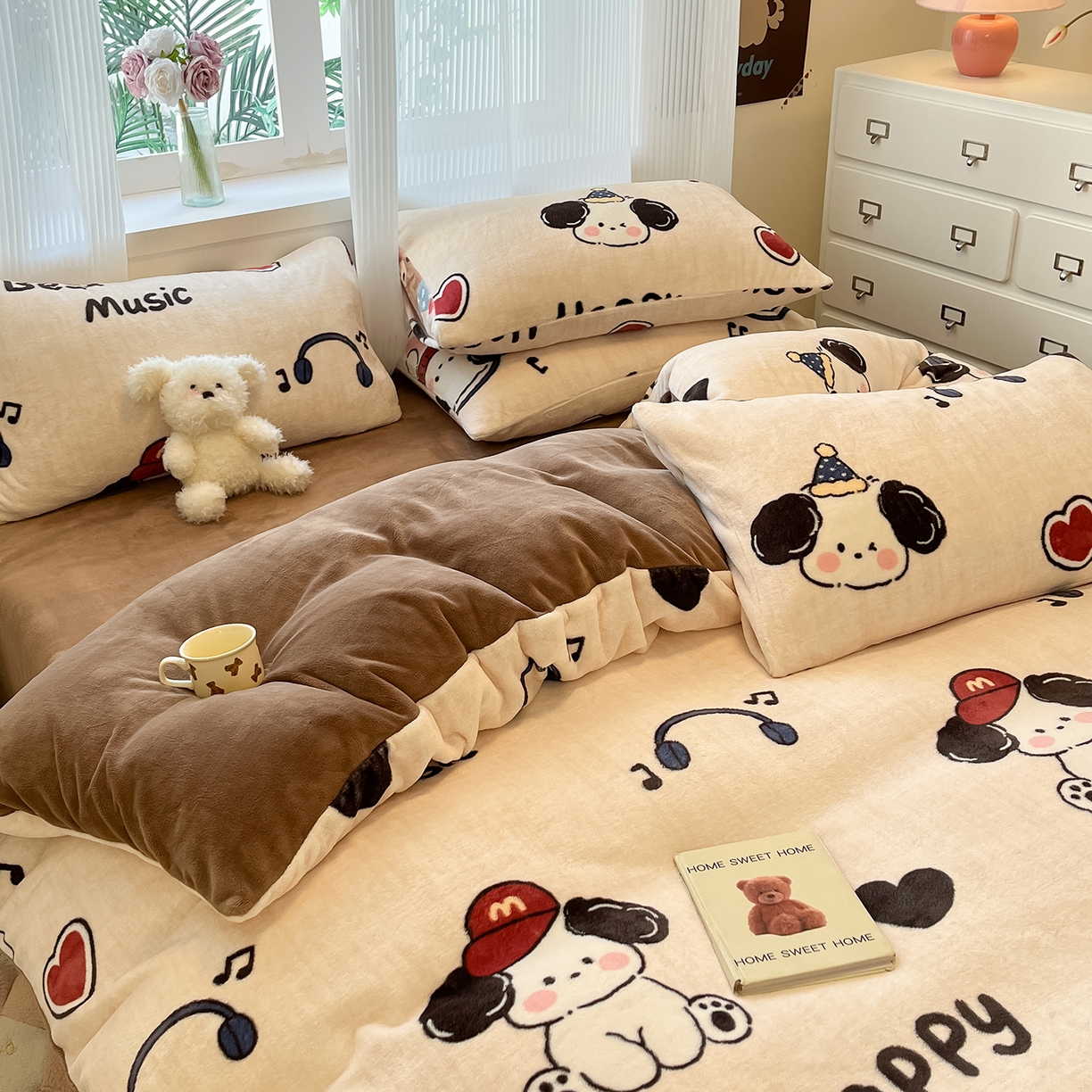 91家纺网 家纺一手货源 找家纺 慕澄家纺 2025新款小清新牛奶绒印花四件套 酷酷狗