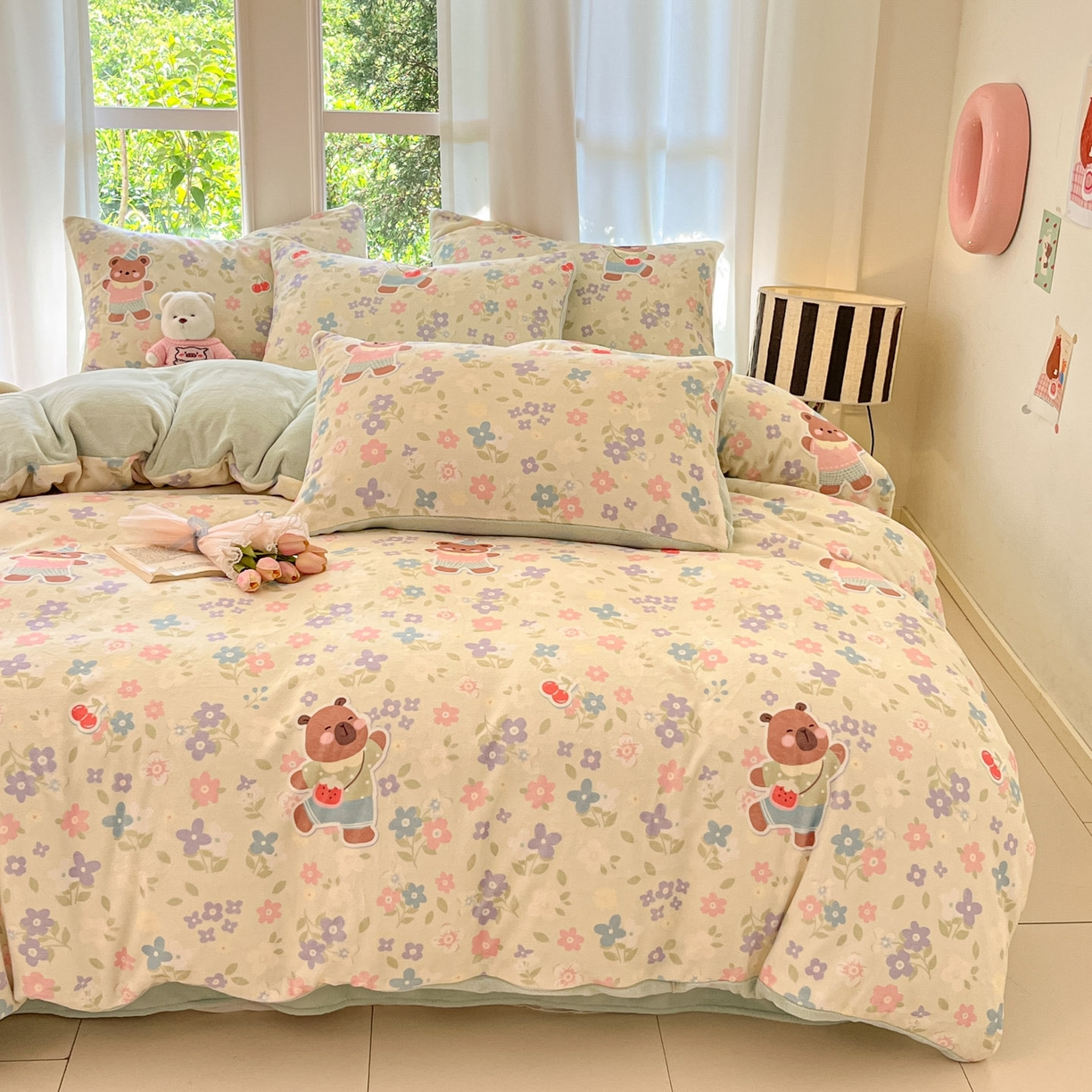 91家纺网 家纺一手货源 找家纺 慕澄家纺 2025新款小清新牛奶绒印花四件套 快乐卡皮