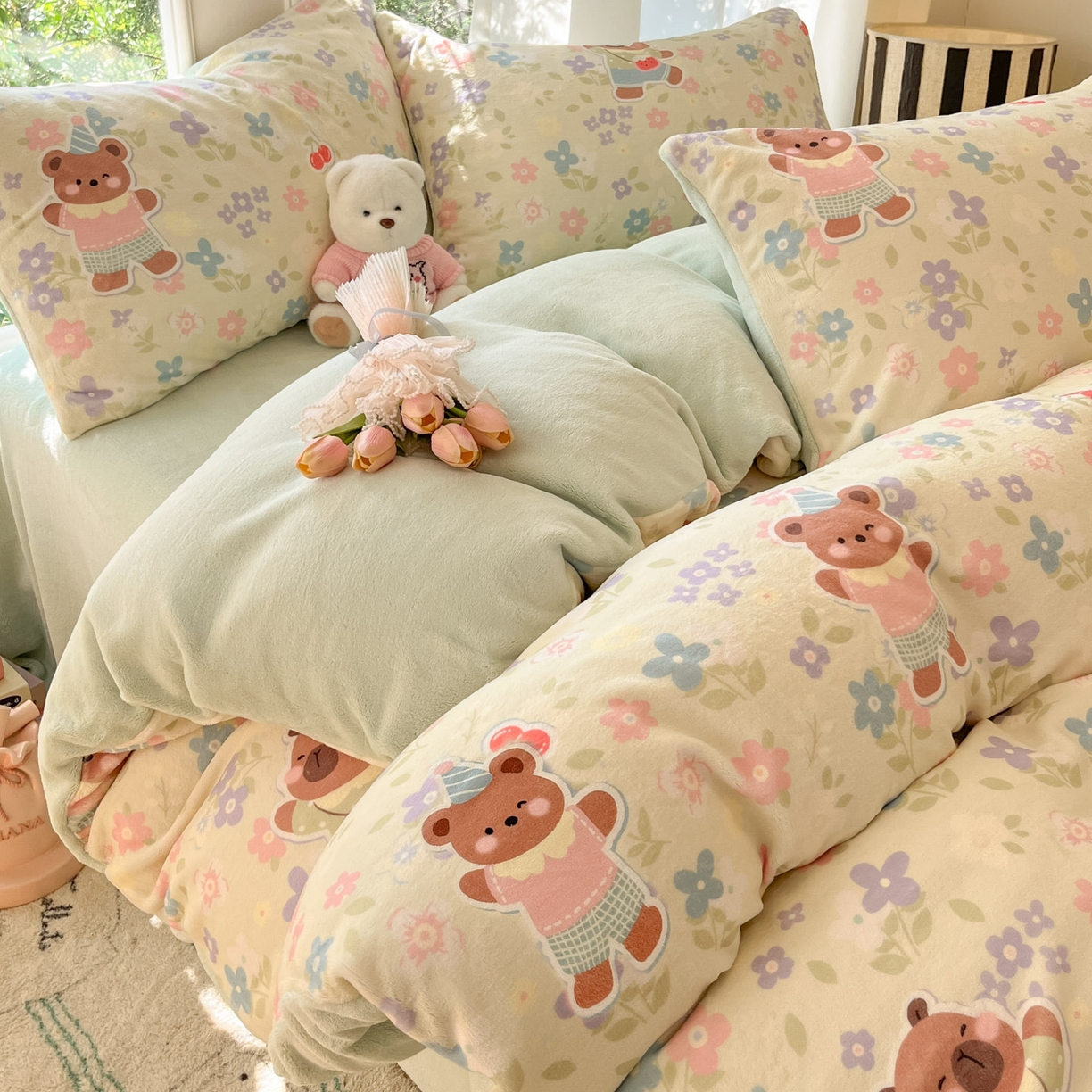 91家纺网 家纺一手货源 找家纺 慕澄家纺 2025新款小清新牛奶绒印花四件套 快乐卡皮