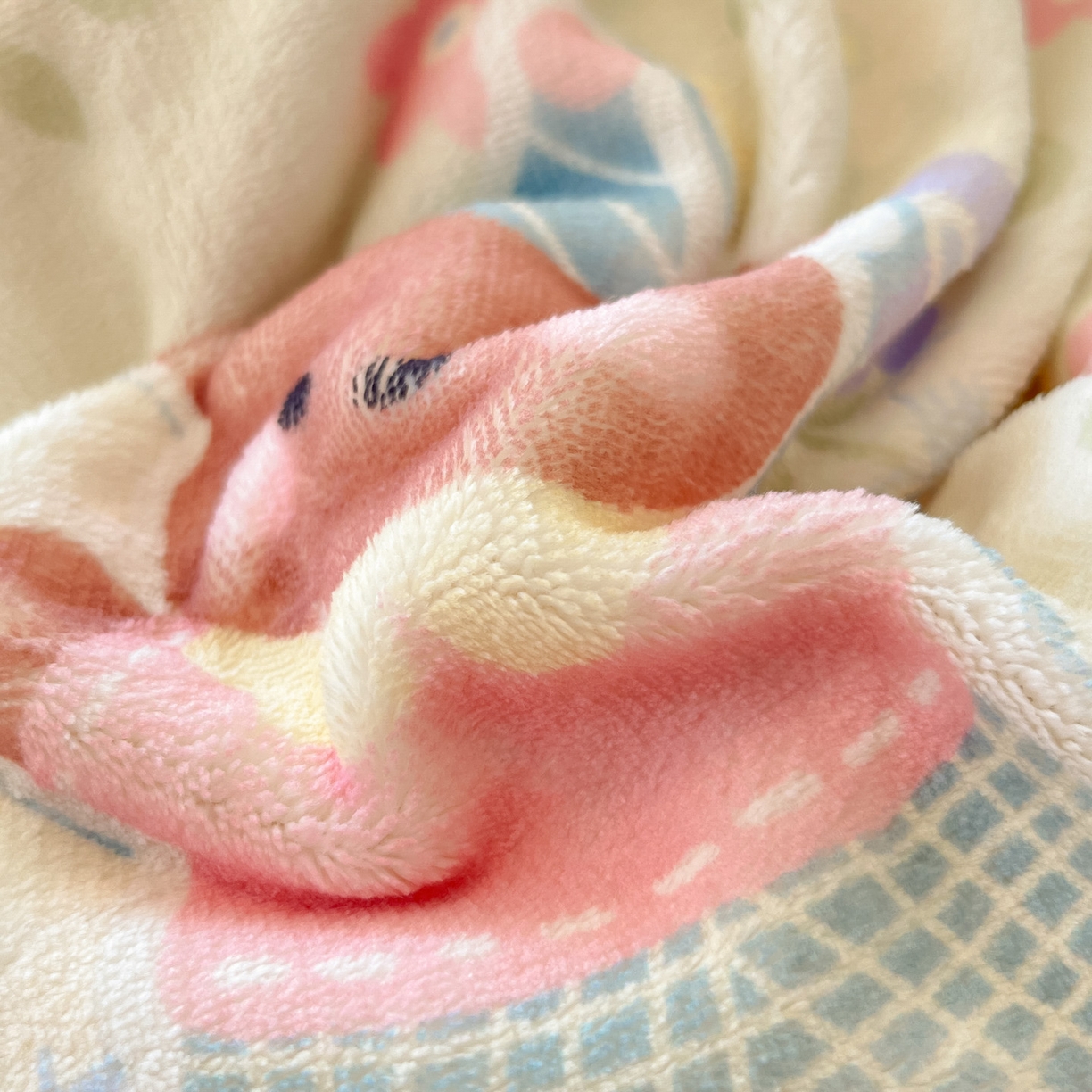 91家纺网 家纺一手货源 找家纺 慕澄家纺 2025新款小清新牛奶绒印花四件套 快乐卡皮